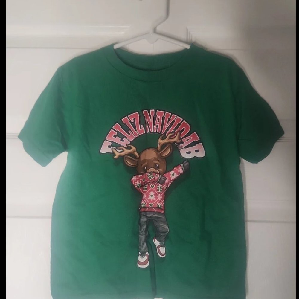 NEW Boys Christmas shirt SIZE 4